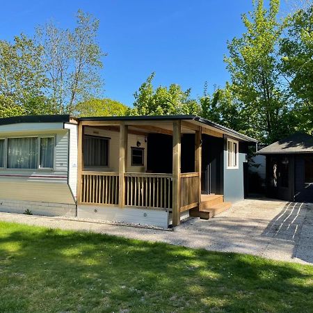 Villa Chalet 'T Rijsterbos Op Camping Met Zwembad! Extérieur photo